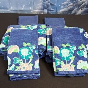 Room Essentials Blue Floral Bath Towels